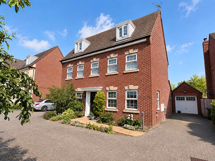 5 Bedroom House For Sale In Twain Gardens, Chase Meadow, Warwick, CV34