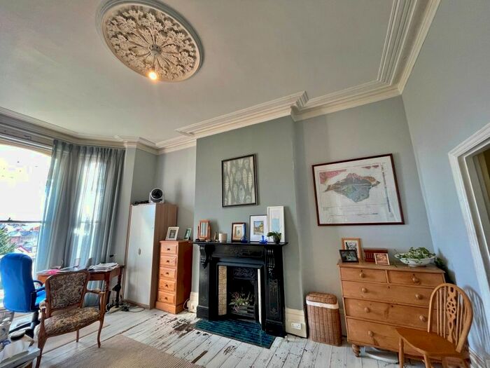 3 Bedroom Flat For Sale In St. Boniface Road, Ventnor, PO38