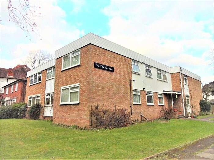 2 Bedroom Apartment To Rent In The Avenue, Hatch End, Pinner, HA5