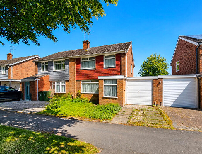 3 Bedroom Semi-Detached House For Sale In Hobill Close, Leicester Forest East, LE3