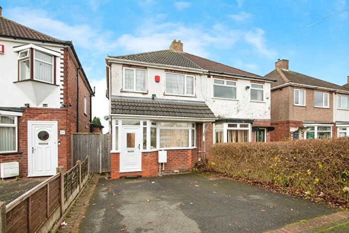 3 Bedroom Semi Detached House For Sale In Delhurst Road, Birmingham, B44