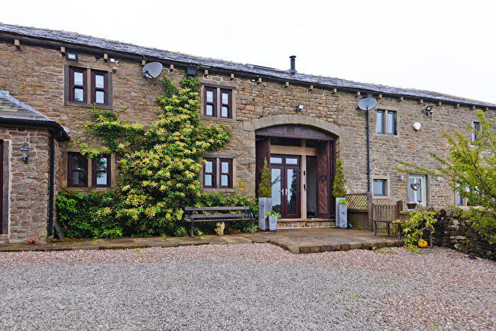 3 Bedroom Barn Conversion To Rent In Lister Well Road, Off Manchester Road, Barnoldswick, BB18