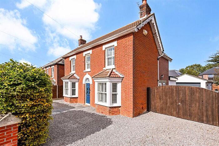 4 Bedroom Detached House For Sale In Warsash Road, Warsash, SO31