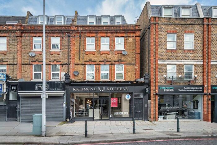 1 Bedroom Flat To Rent In Lower Mortlake Road, Richmond, TW9