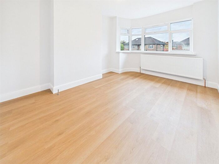 2 Bedroom Maisonette To Rent In Cheltenham Avenue, Twickenham, TW1