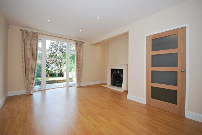 4 Bedroom Mews To Rent In Cranley Gardens, N10