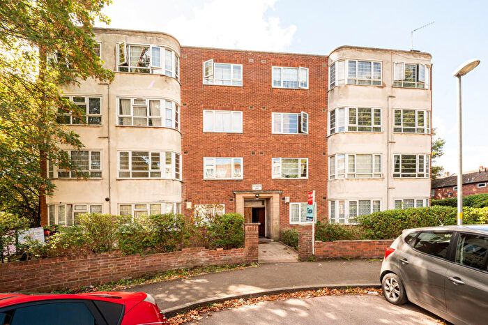 3 Bedroom Flat For Sale In Lyndon Close, Birmingham, B20