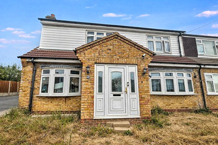 4 Bedroom Semi-Detached House For Sale In Orchard Avenue, Hockley, SS5