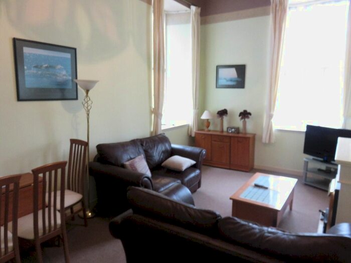 2 Bedroom Flat To Rent In Union Street, City Centre, Aberdeen AB116Bh AB11