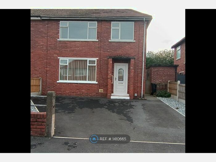 3 Bedroom Semi-Detached House To Rent In Dodds Drive, Connah's Quay, Deeside, CH5