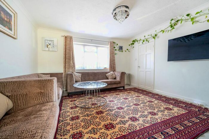 4 Bedroom Semi-Detached House To Rent In Hornbeam Road, Guildford, Guildford, GU1