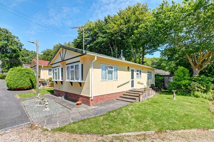 2 Bedroom Park Home For Sale In The Spinney, Deanland Wood Park, Golden Cross, BN27