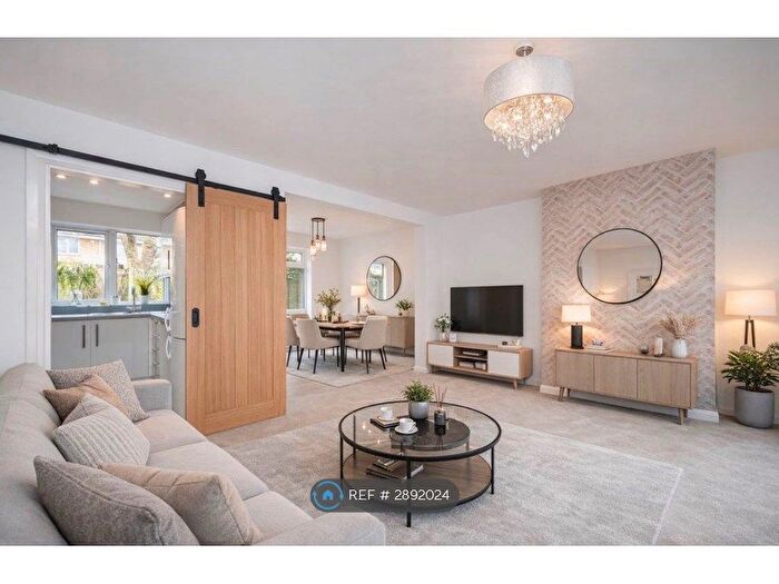 3 Bedroom Semi-Detached House To Rent In Crawley Road, Horsham, RH12