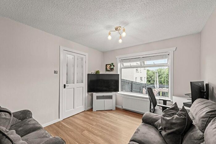 2 Bedroom Apartment For Sale In Falconer Rise, Livingston, EH54