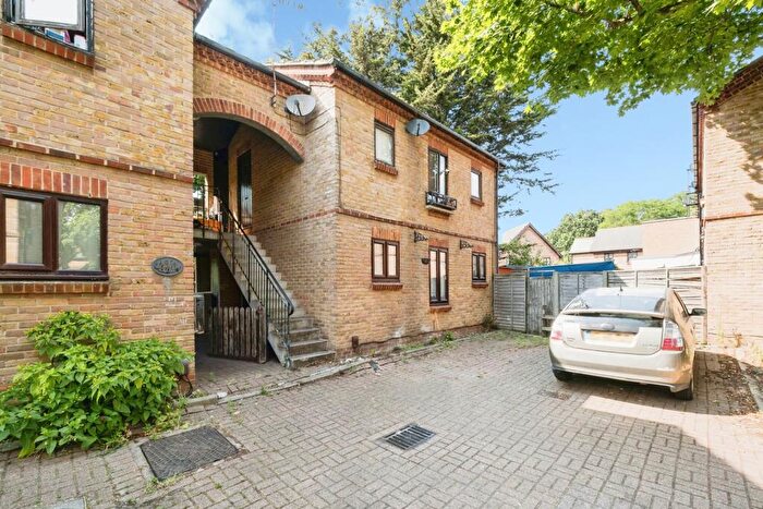 1 Bedroom Flat For Sale In Bowyer Close, Beckton, London, E6