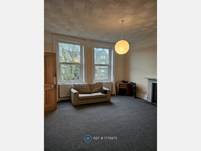 2 Bedroom Flat To Rent In Westwood Hill, London, SE26