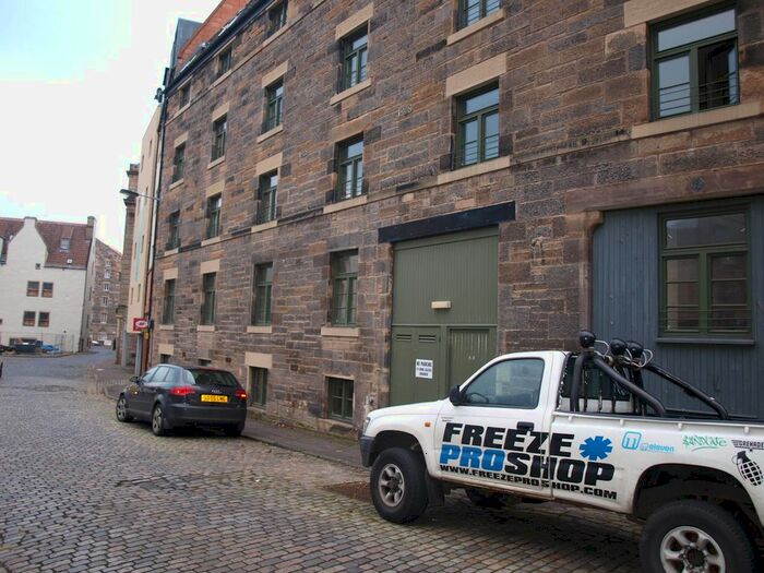 2 Bedroom Flat To Rent In Water Street, Edinburgh, EH6