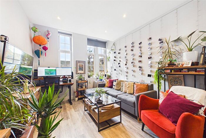 1 Bedroom Flat To Rent In High Street, Maidenhead, Berkshire, SL6