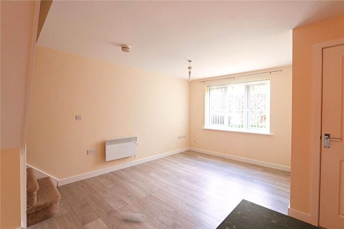 2 Bedroom End Of Terrace House To Rent In Carrfield, Hyde, Greater Manchester, SK14