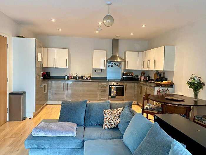 2 Bedroom Flat For Sale In Lakeside Drive, London, NW10