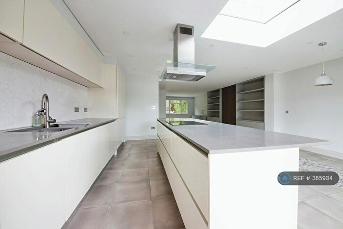 4 Bedroom Semi-Detached House To Rent In Milespit Hill, London, NW7