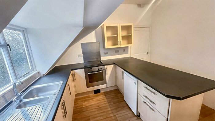 2 Bedroom Apartment For Sale In St. Agnes Road, Moseley - Top Floor Two Bedroom Converted Apartment In Premium Moseley Location With No Chain!!, B13