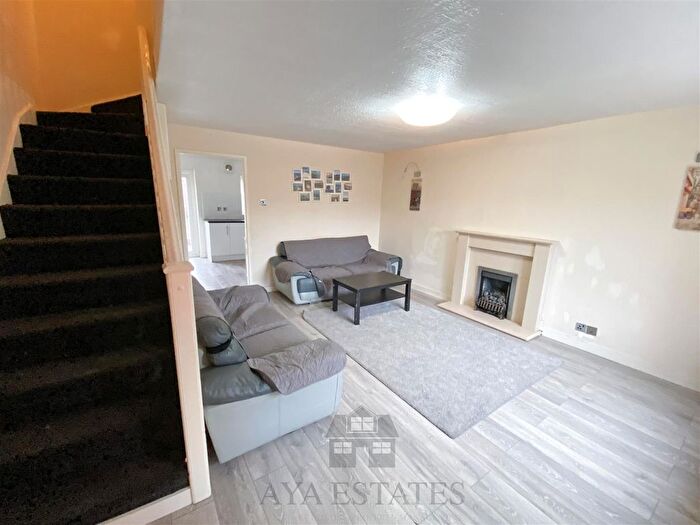 3 Bedroom End Of Terrace House For Sale In Mease Croft, Birmingham, B9