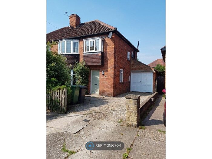 3 Bedroom Semi-Detached House To Rent In White House Gardens, York, YO24