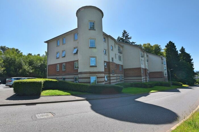 3 Bedroom Ground Flat For Sale In Silverbirch Wynd, Castlebank, PA14