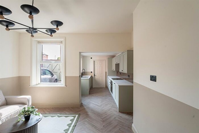 2 Bedroom Flat To Rent In Belle Grove West, Spital Tongues, Newcastle Upon Tyne, NE2