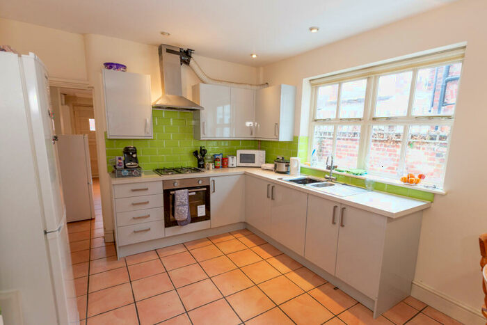 4 Bedroom Terraced House To Rent In Hewson Road | Student House | /, LN1