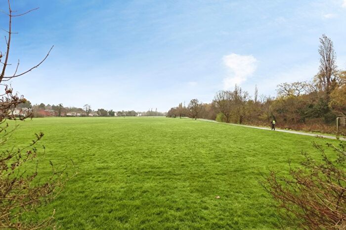 3 Bedroom Terraced House For Sale In Kitchener Road, Selly Park, Birmingham, West Midlands, B29