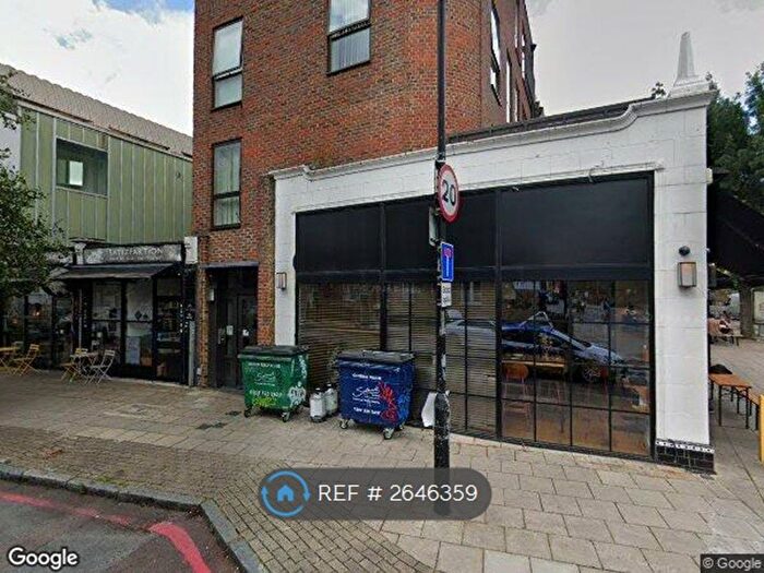 2 Bedroom Flat To Rent In Rosalyn Apartments, London, SE15