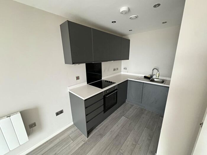 1 Bedroom Apartment To Rent In Park Central, L3