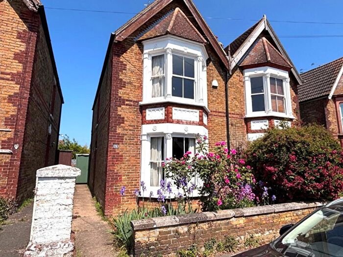 4 Bedroom Semi-Detached House To Rent In Beverley Road, Canterbury, Kent, CT2