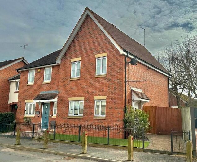 3 Bedroom End Of Terrace House To Rent In Avondale Road Brandon Coventry, CV8