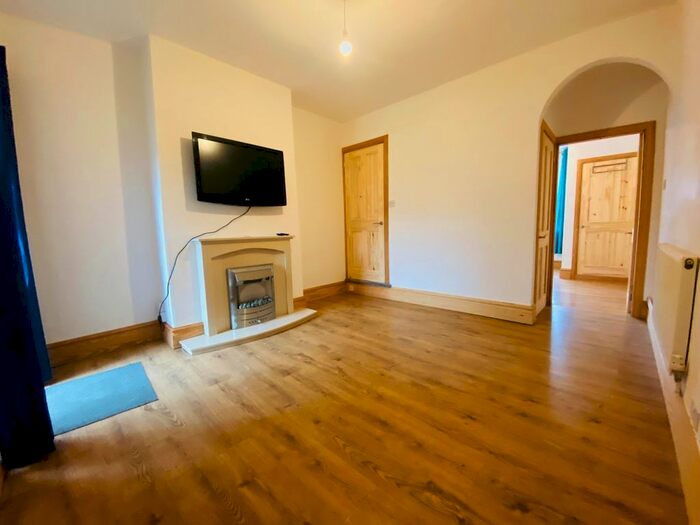 2 Bedroom Terraced House To Rent In King Street, Loughborough, LE11