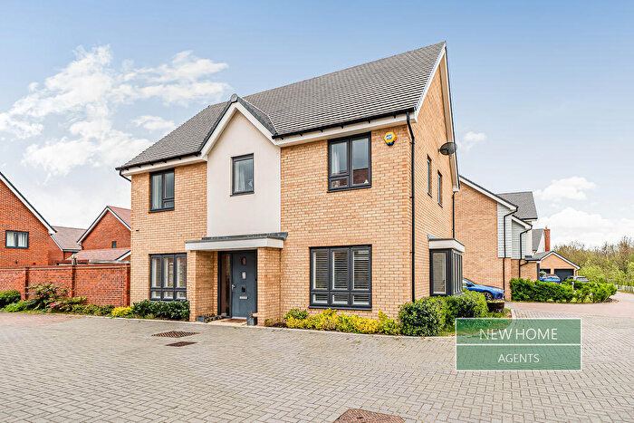 4 Bedroom Detached House For Sale In Gilbert Walk, Wootton, Bedford, MK43