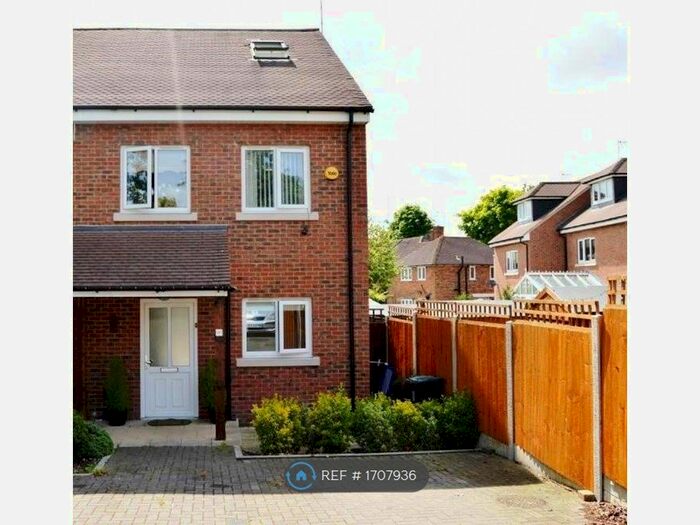 3 Bedroom Semi-Detached House To Rent In North Hill Drive, Romford, RM3
