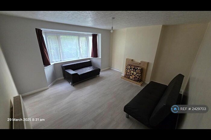 2 Bedroom Flat To Rent In Malcolm Crescent, London, NW4