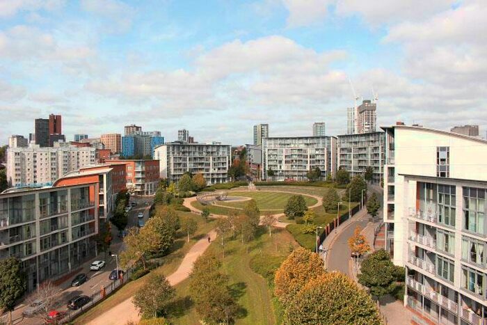 2 Bedroom Apartment To Rent In Mason Way, Birmingham City Centre, B15