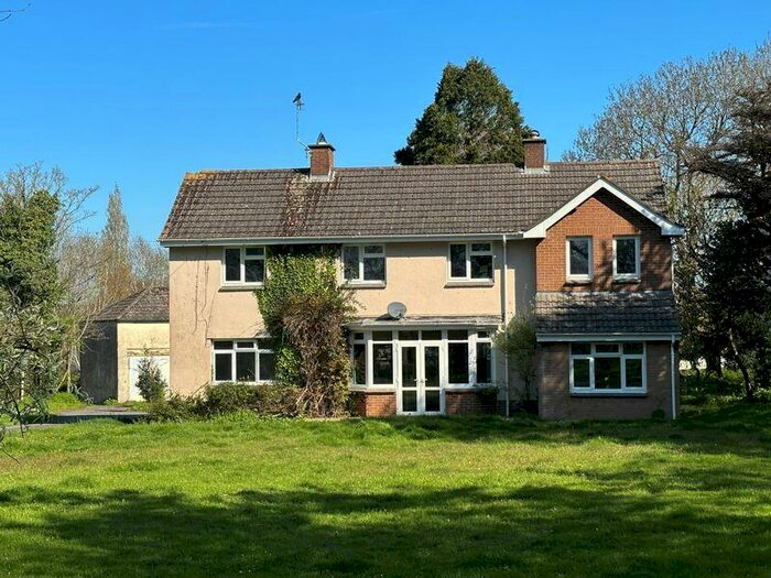 4 Bedroom Detached House To Rent In Fremington, Barnstaple, EX31