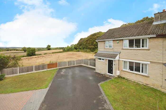 3 Bedroom Semi-Detached House For Sale In Ruthyn Avenue, Chesterfield, Derbyshire, S43