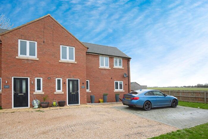 3 Bedroom Semi-Detached House For Sale In Back Bank, Whaplode Drove, Spalding, PE12
