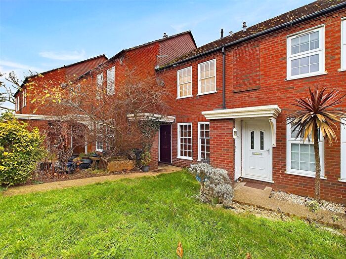 1 Bedroom End Of Terrace House To Rent In Meadway, Twickenham, TW2