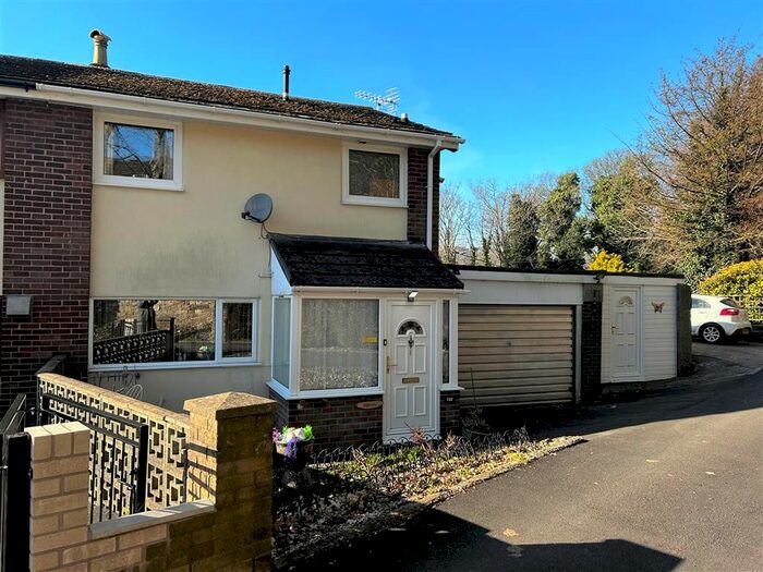 3 Bedroom Property To Rent In Park Court, Penygarn, Pontypool, NP4