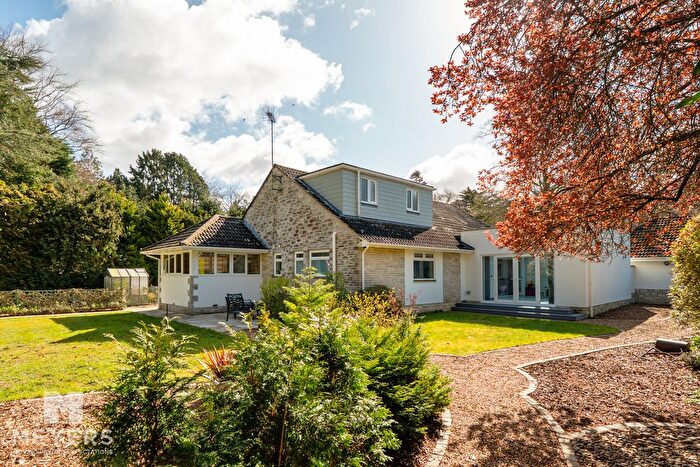 4 Bedroom Detached House For Sale In Wimborne Road East, Ferndown, BH22