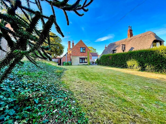 2 Bedroom Cottage To Rent In Main Street, Maids Moreton, Buckingham, MK18