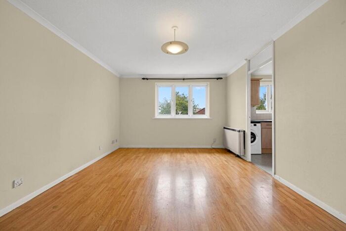 2 Bedroom Flat To Rent In Millhaven Close, Chadwell Heath, RM6