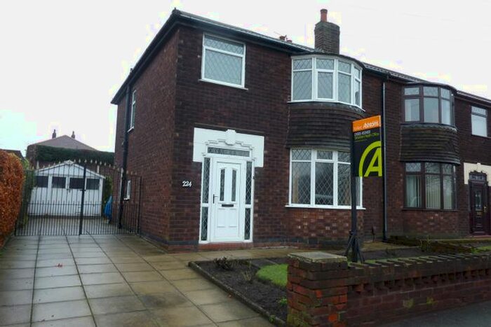 3 Bedroom Semi-Detached House To Rent In Chester Road, Warrington, WA4
